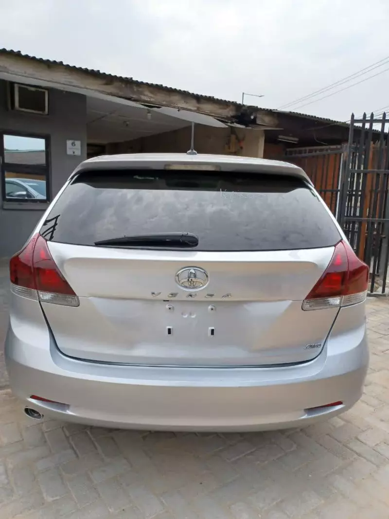 Toyota Venza   - 2014