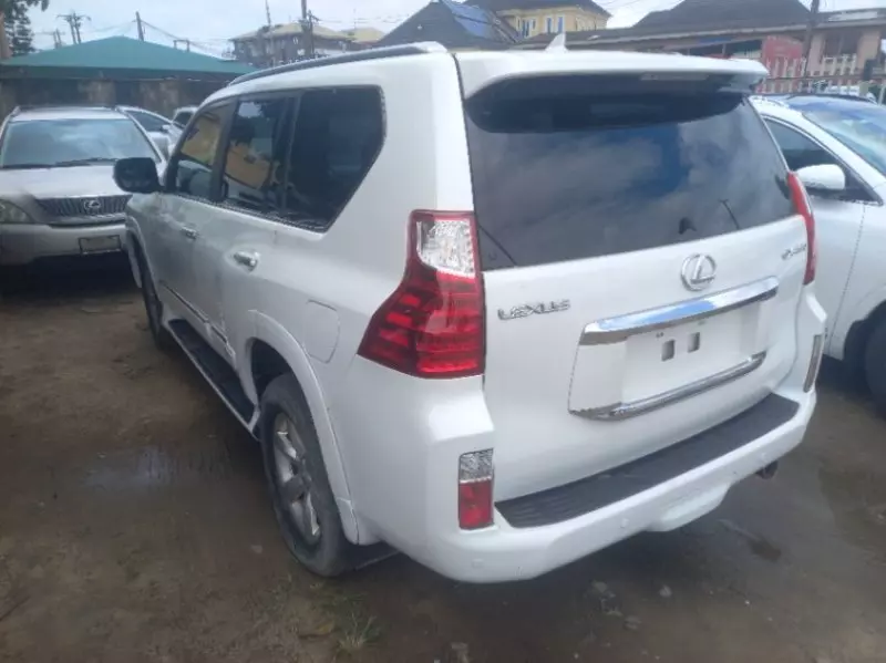Lexus GX 460   - 2010