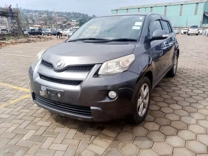 Toyota Ist    - 2012