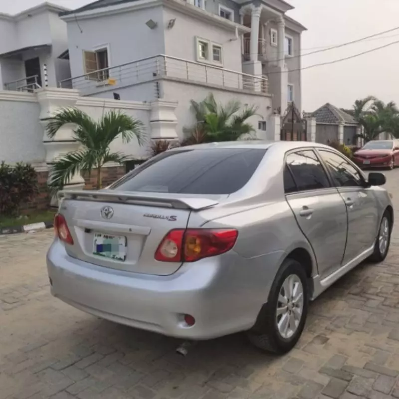 Toyota Corolla - 2009