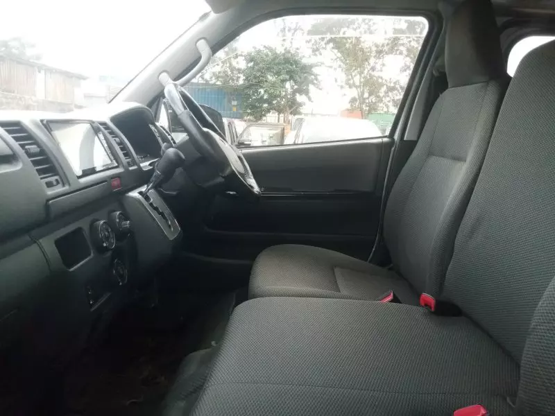 Toyota Hiace   - 2013