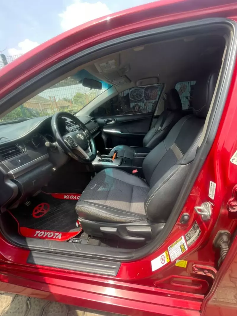 Toyota Camry   - 2013