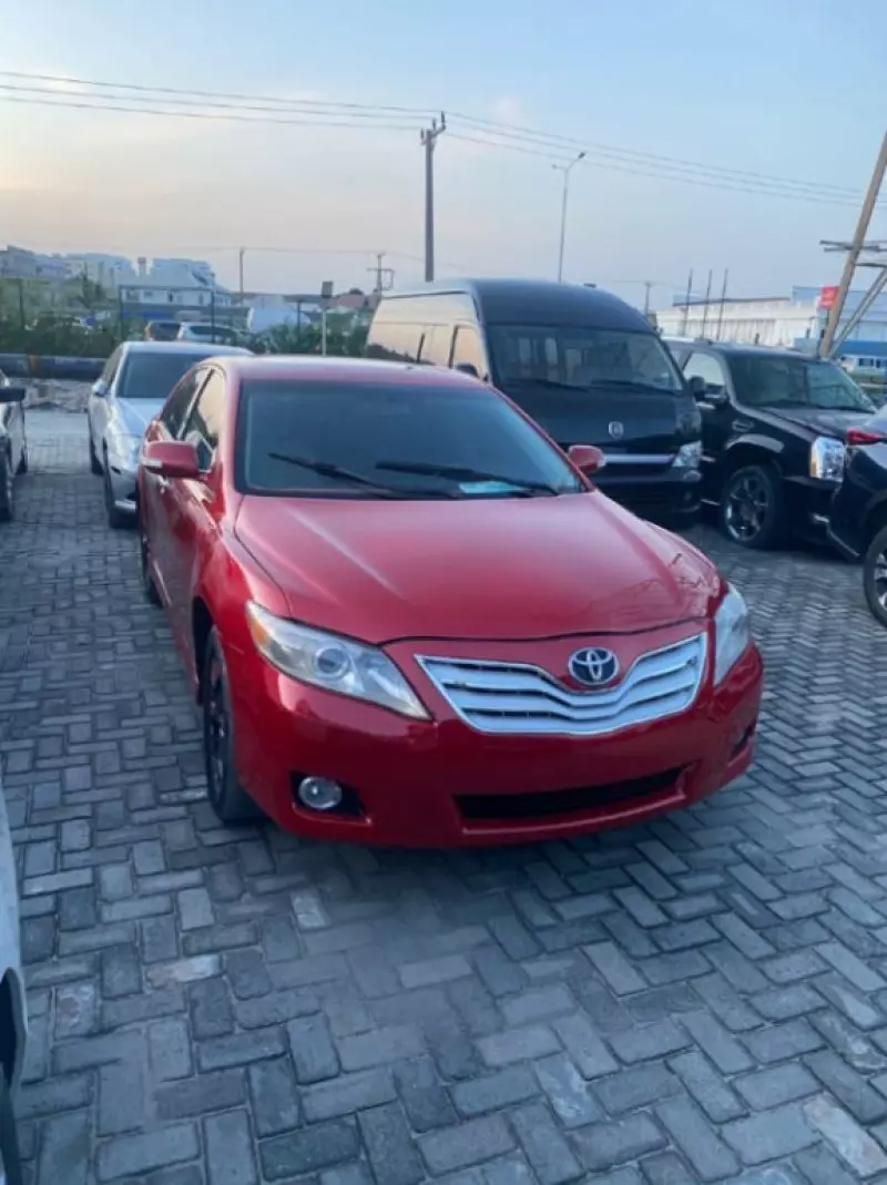 Toyota Camry   - 2009