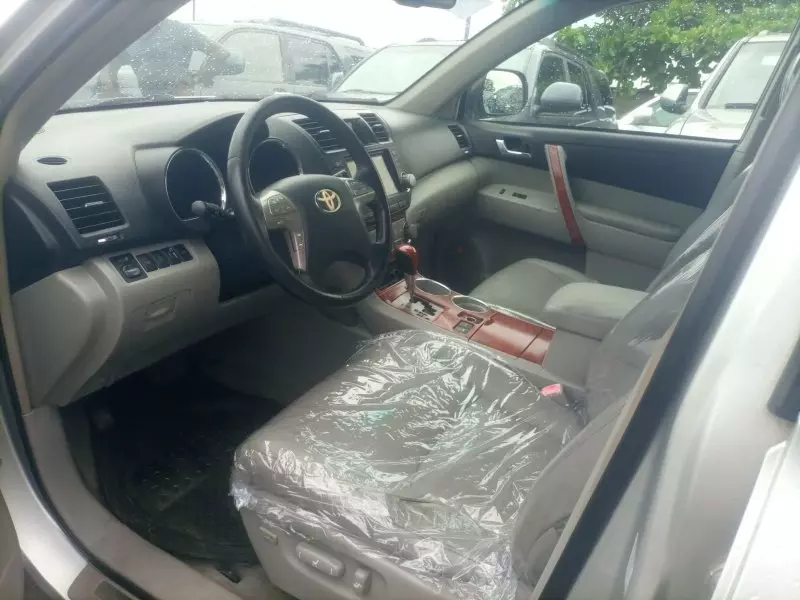 Toyota Highlander   - 2010