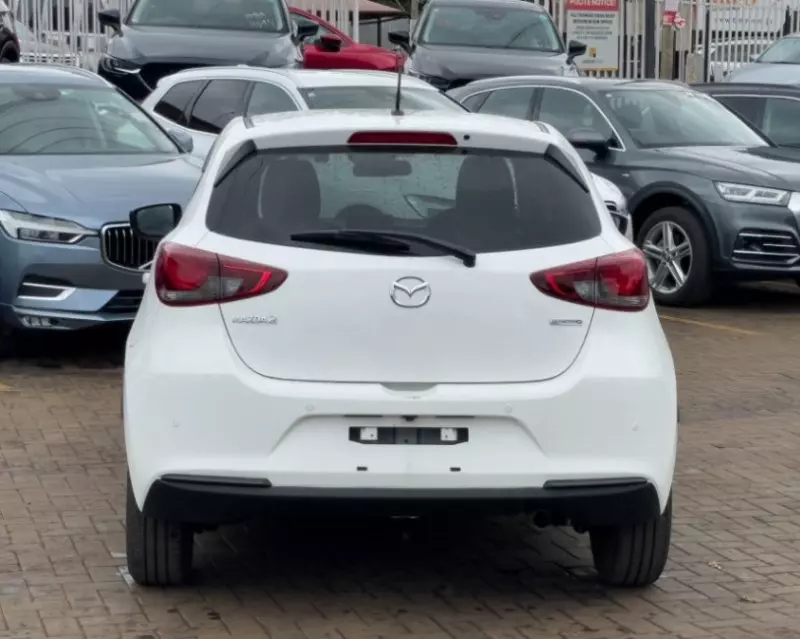 Mazda 2   - 2020