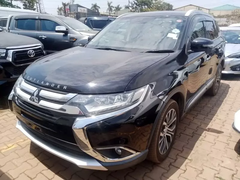 Mitsubishi Outlander hybrid    - 2012