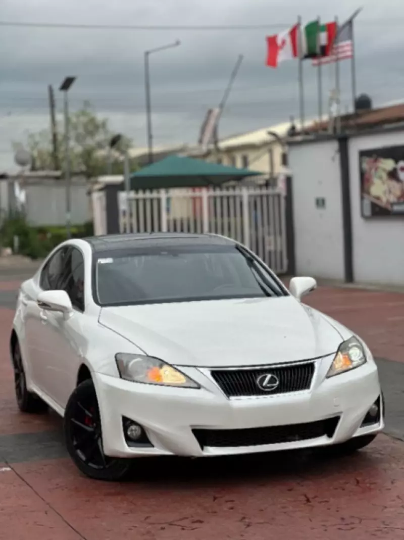 Lexus IS 250   - 2012