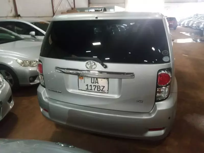 Toyota Rumion   - 2010