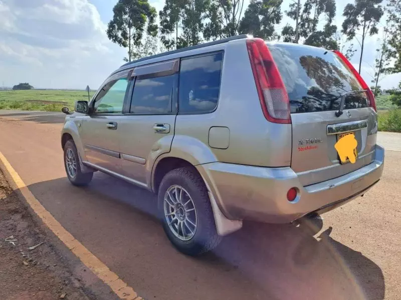 Nissan X-Trail   - 2005