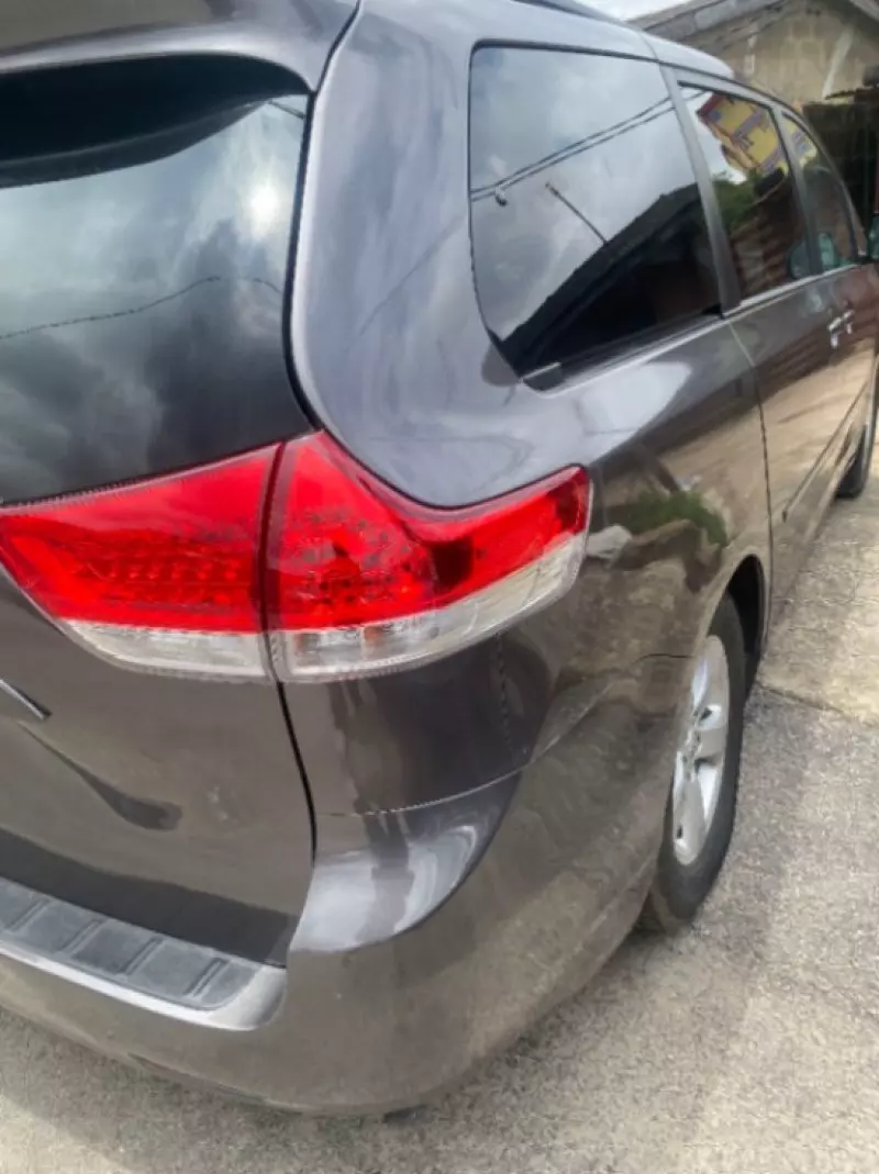 Toyota Sienna   - 2013