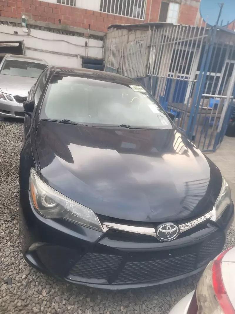 Toyota camry   - 2015