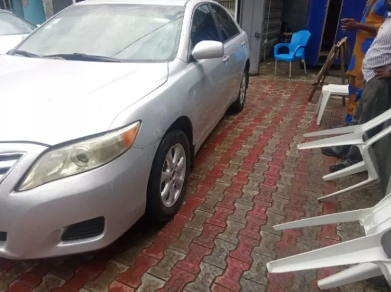 Toyota camry   - 2011