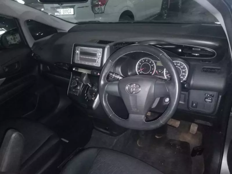 Toyota Wish   - 2010