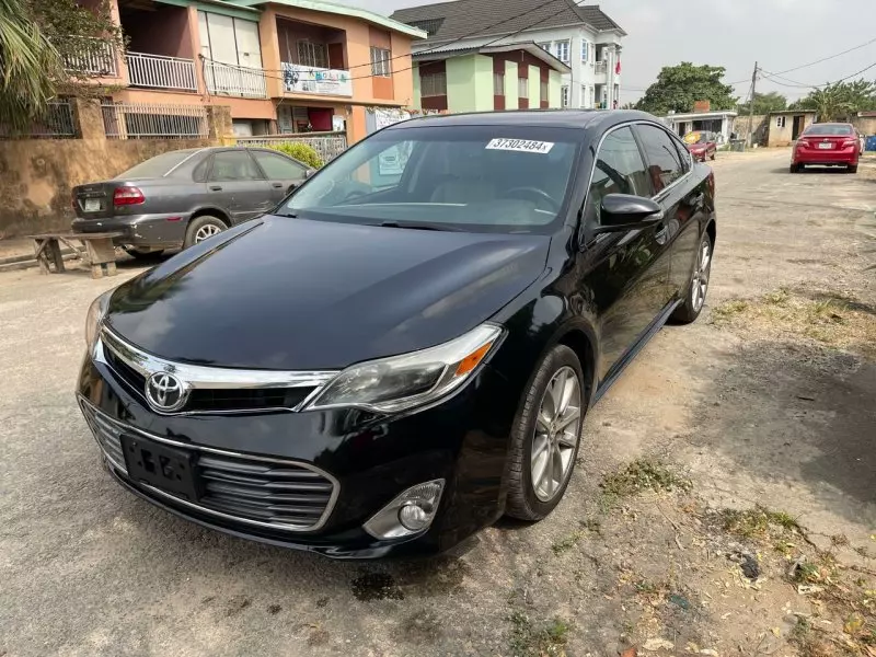 Toyota Avalon   - 2015