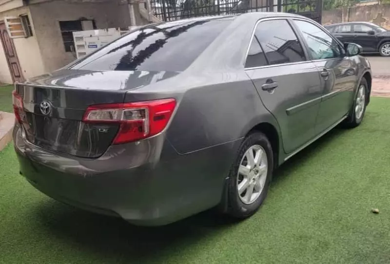 Toyota Camry   - 2013