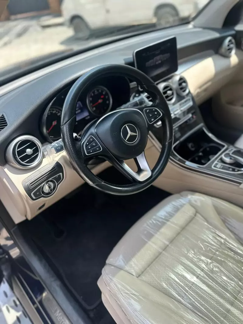 Mercedes-Benz GLC 300   - 2016