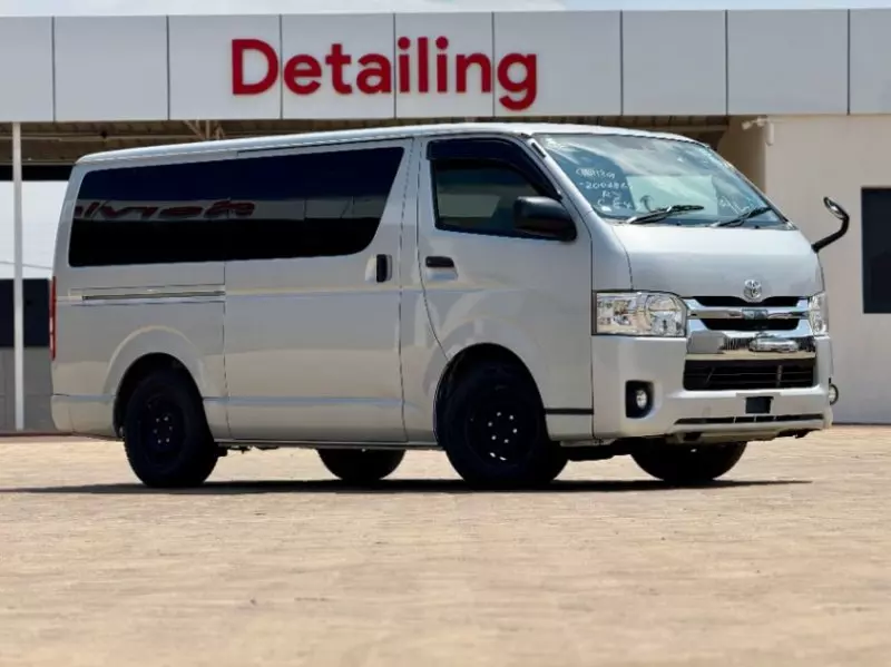 Toyota Hiace   - 2018