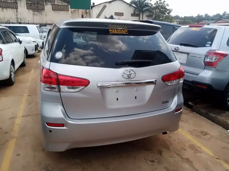 Toyota Wish   - 2012