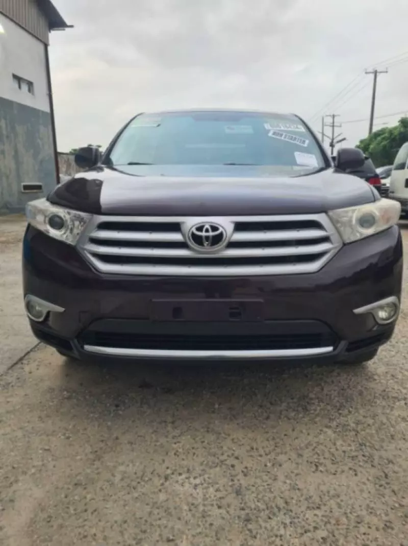 Toyota Highlander   - 2013