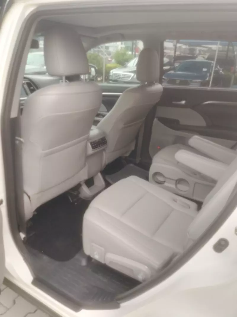Toyota Highlander   - 2014
