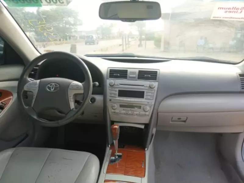 Toyota Camry   - 2011