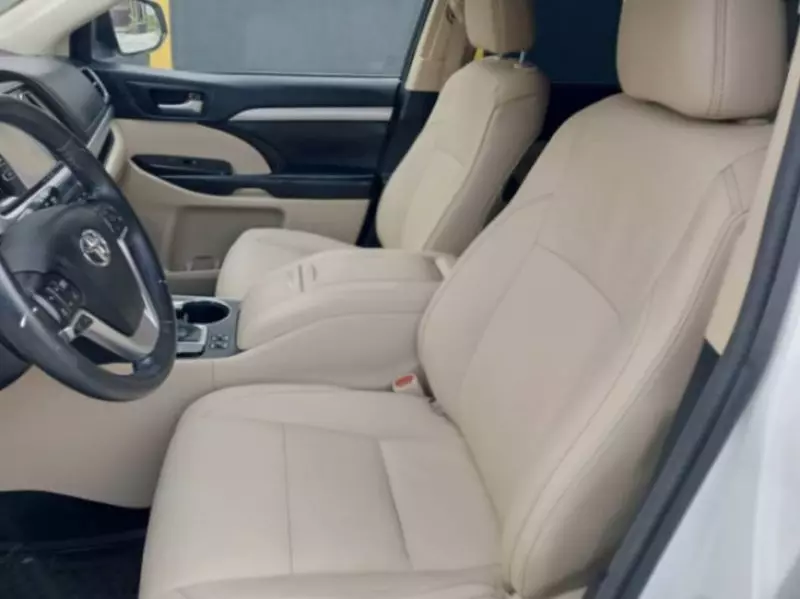 Toyota Highlander   - 2017