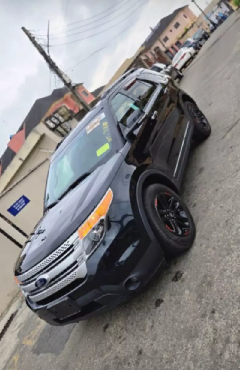 Ford Explorer   - 2014
