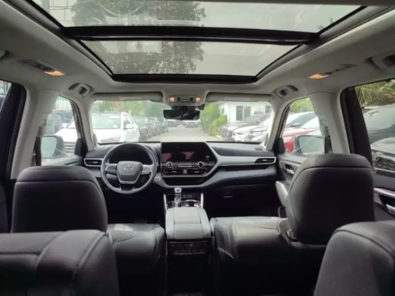 Toyota Highlander   - 2024