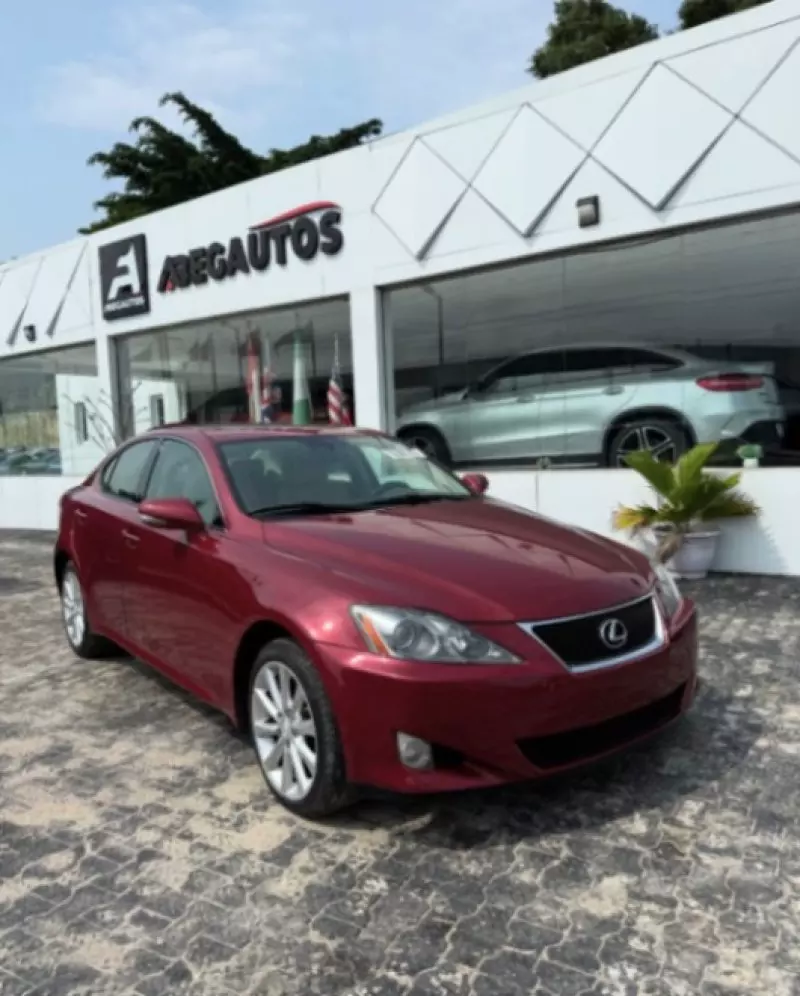 Lexus IS 250   - 2010