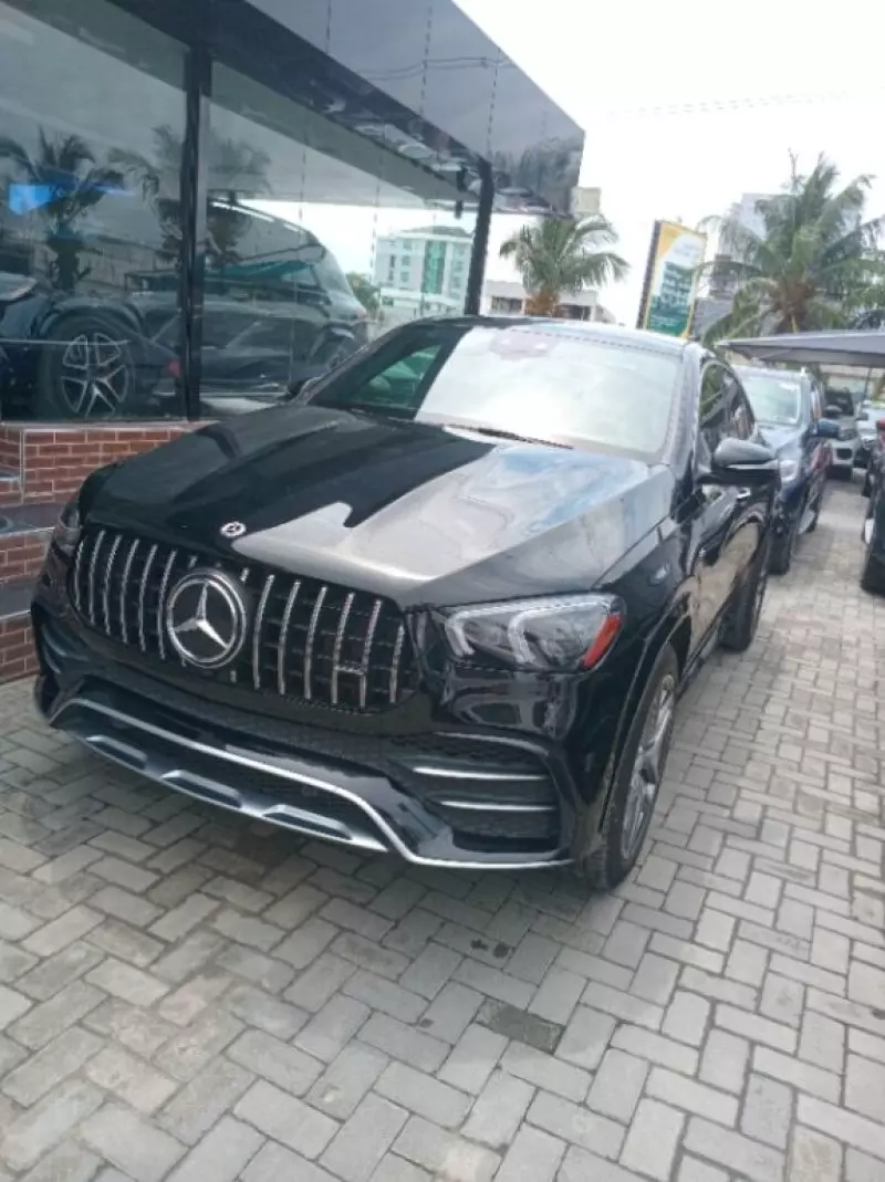 Mercedes-Benz GLE 53 S   - 2021
