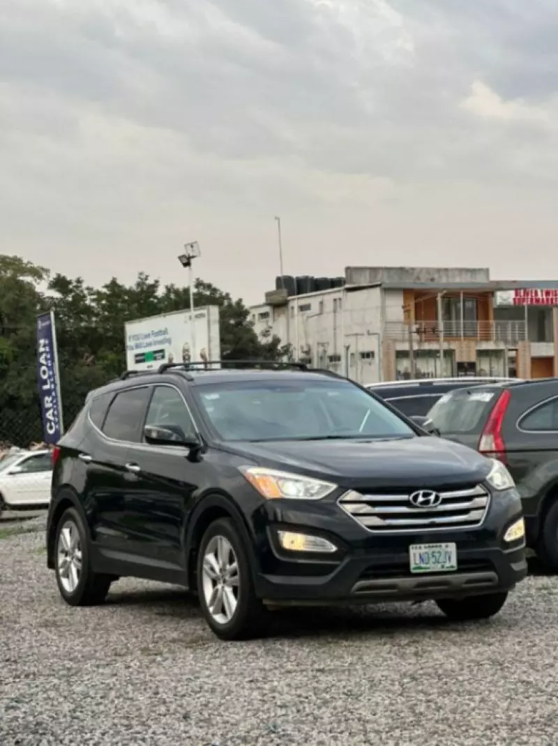 Hyundai Santa Fe   - 2013