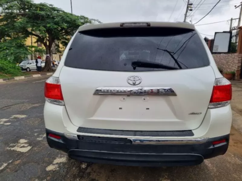 Toyota Highlander   - 2009