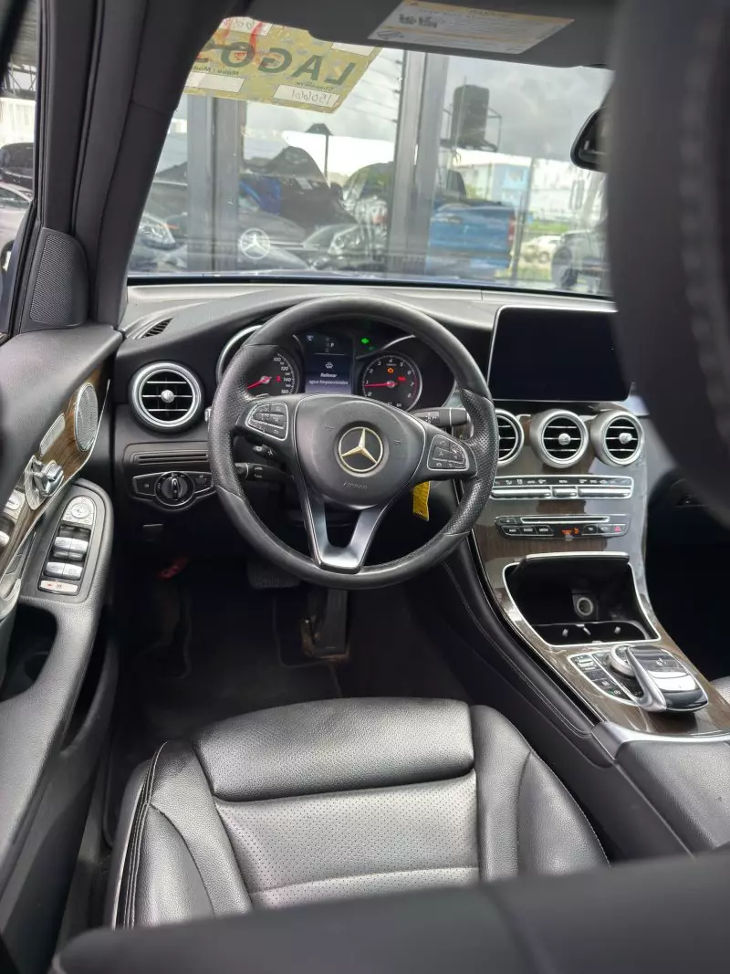 Mercedes-Benz GLC 300   - 2017