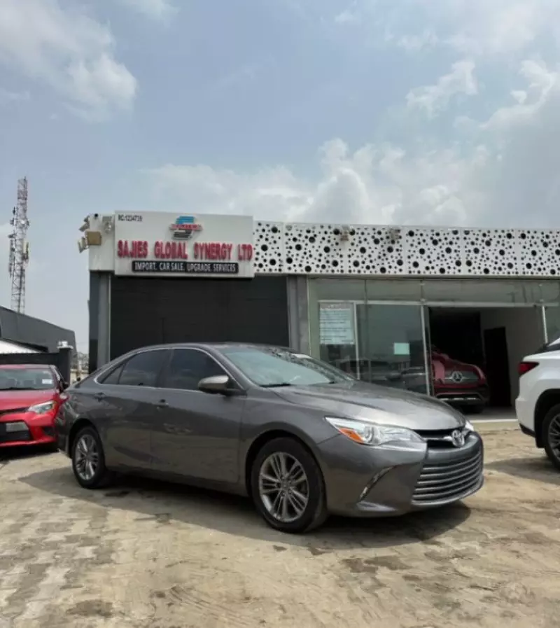 Toyota Camry   - 2015