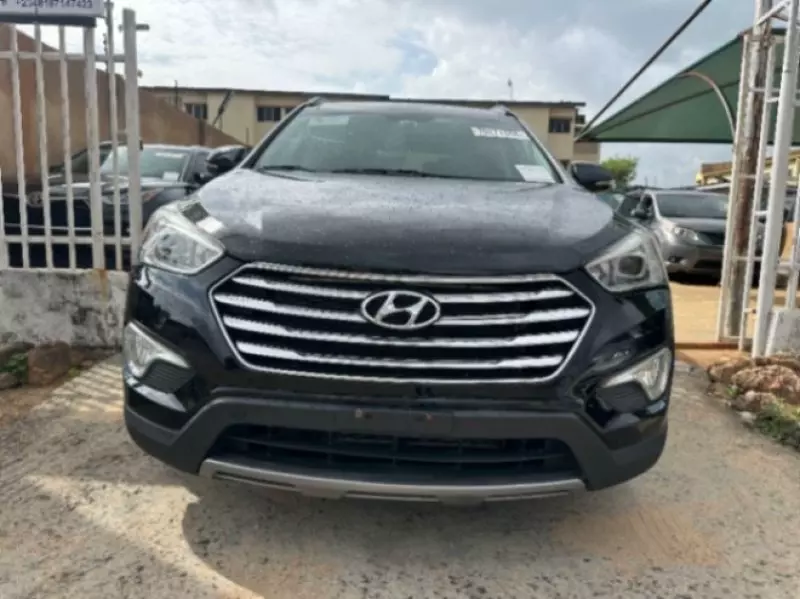 Hyundai Santa Fe   - 2014