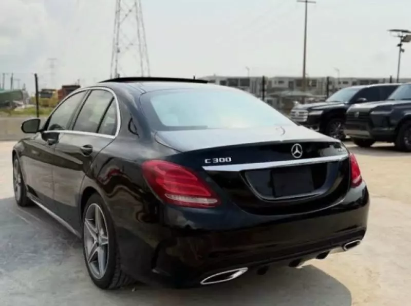 Mercedes-Benz C 300