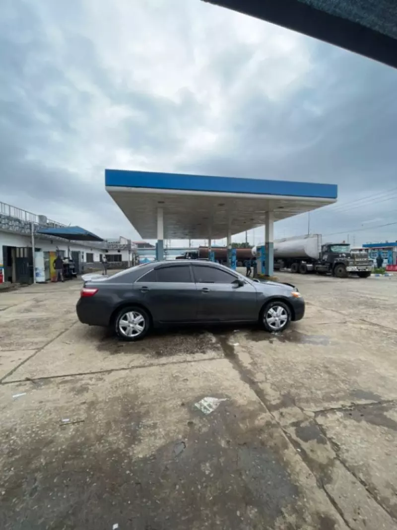 Toyota Camry   - 2009