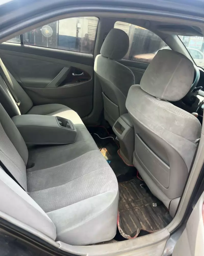 Toyota Camry   - 2011