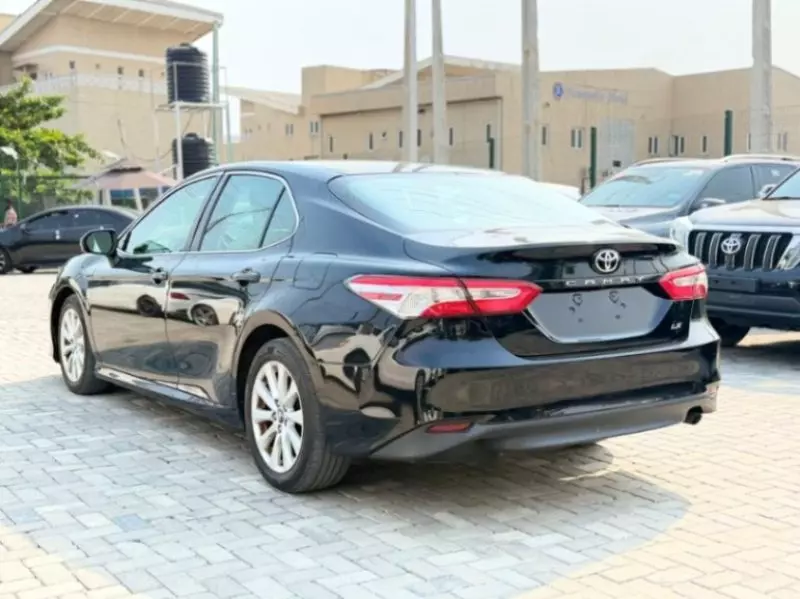 Toyota Camry - 2018