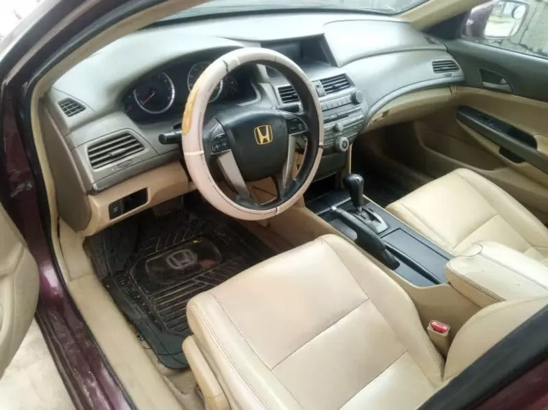 Honda Accord   - 2009