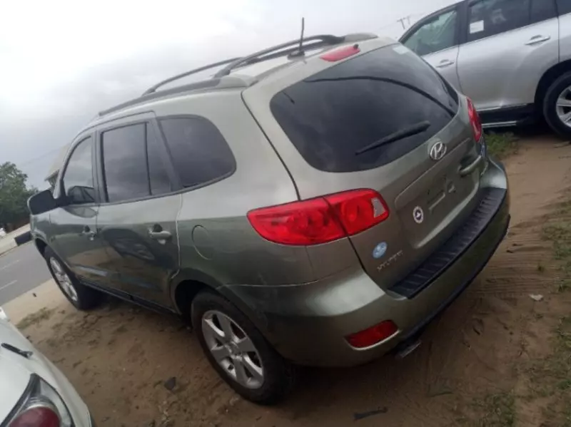 Hyundai Santa FE   - 2014