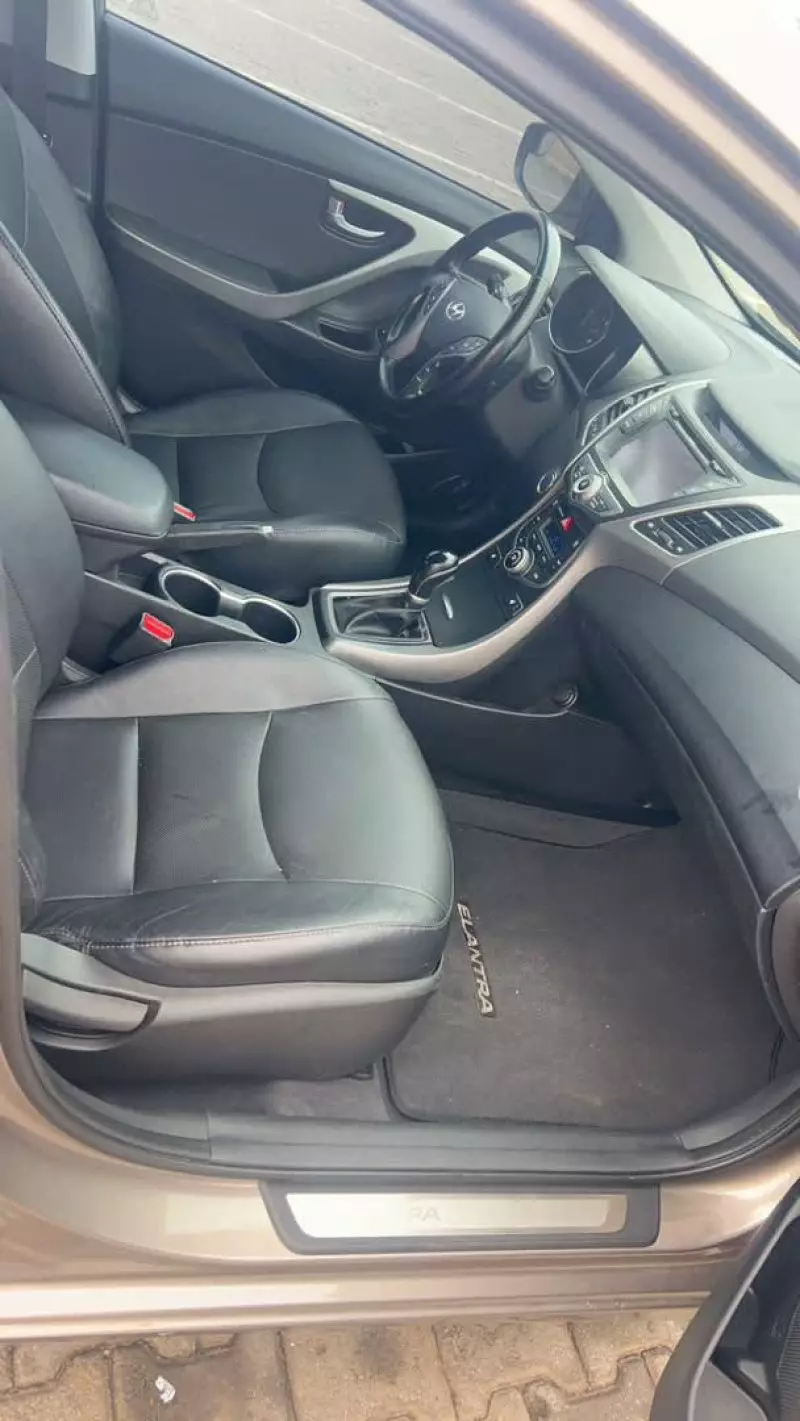 Hyundai Elantra   - 2015