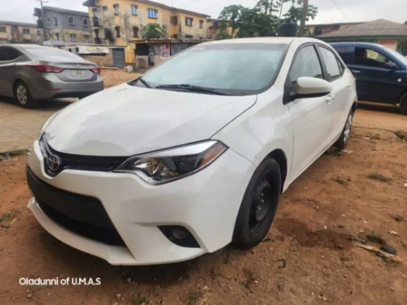 Toyota Corolla   - 2014