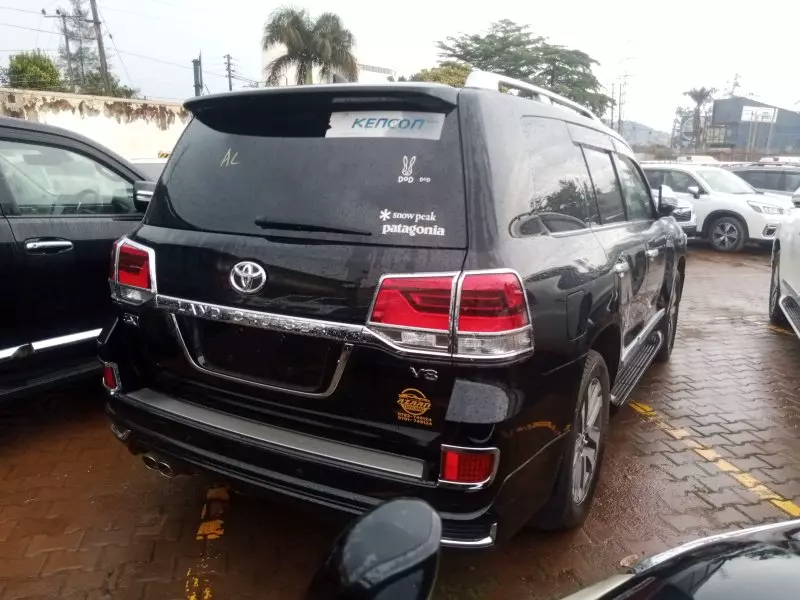 Toyota Landcruiser  V8   - 2016
