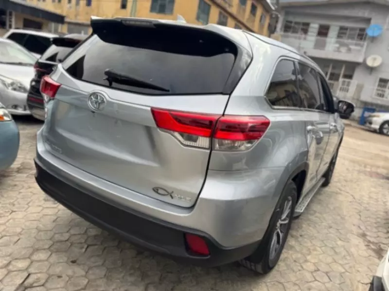 Toyota Highlander   - 2018