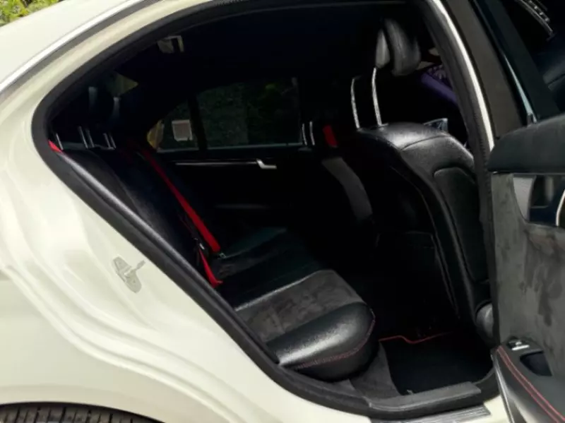 Mercedes-Benz C200   - 2013