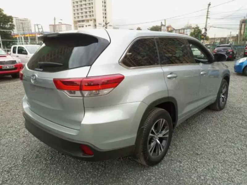 Toyota kluger   - 2017
