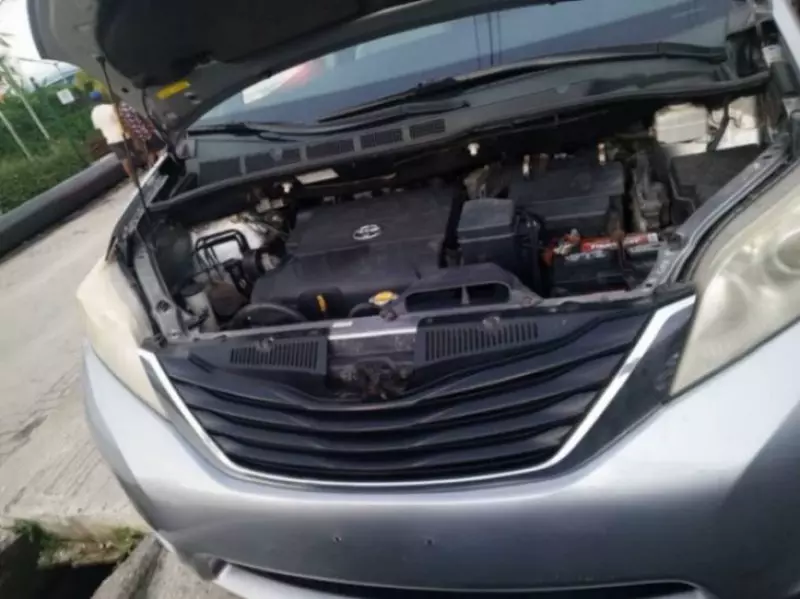 Toyota Sienna   - 2012