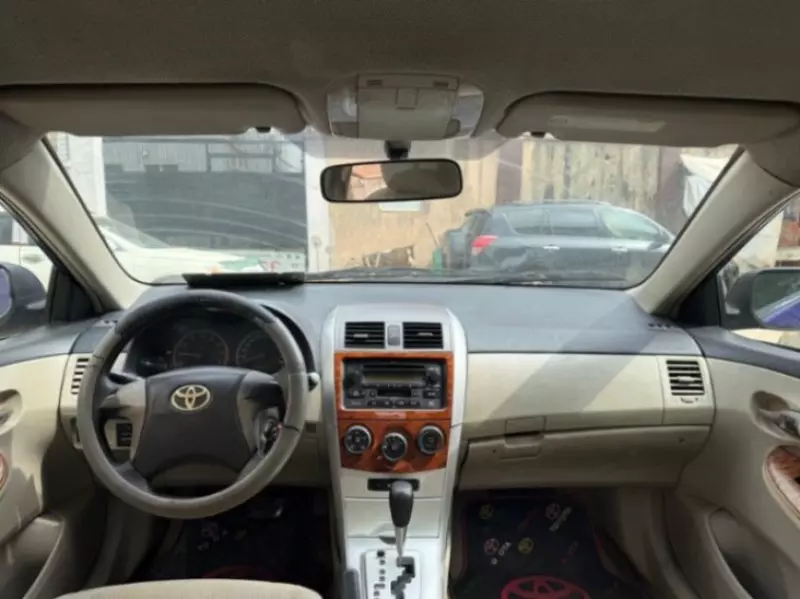 Toyota Corolla   - 2011