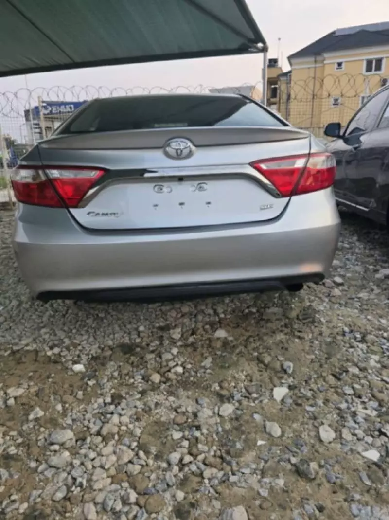 Toyota Camry   - 2016